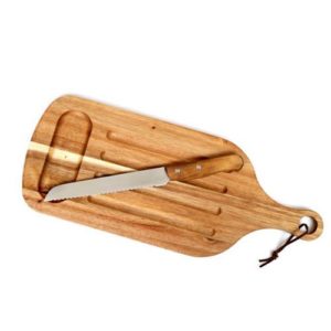 קרש חיתוך עם סכין